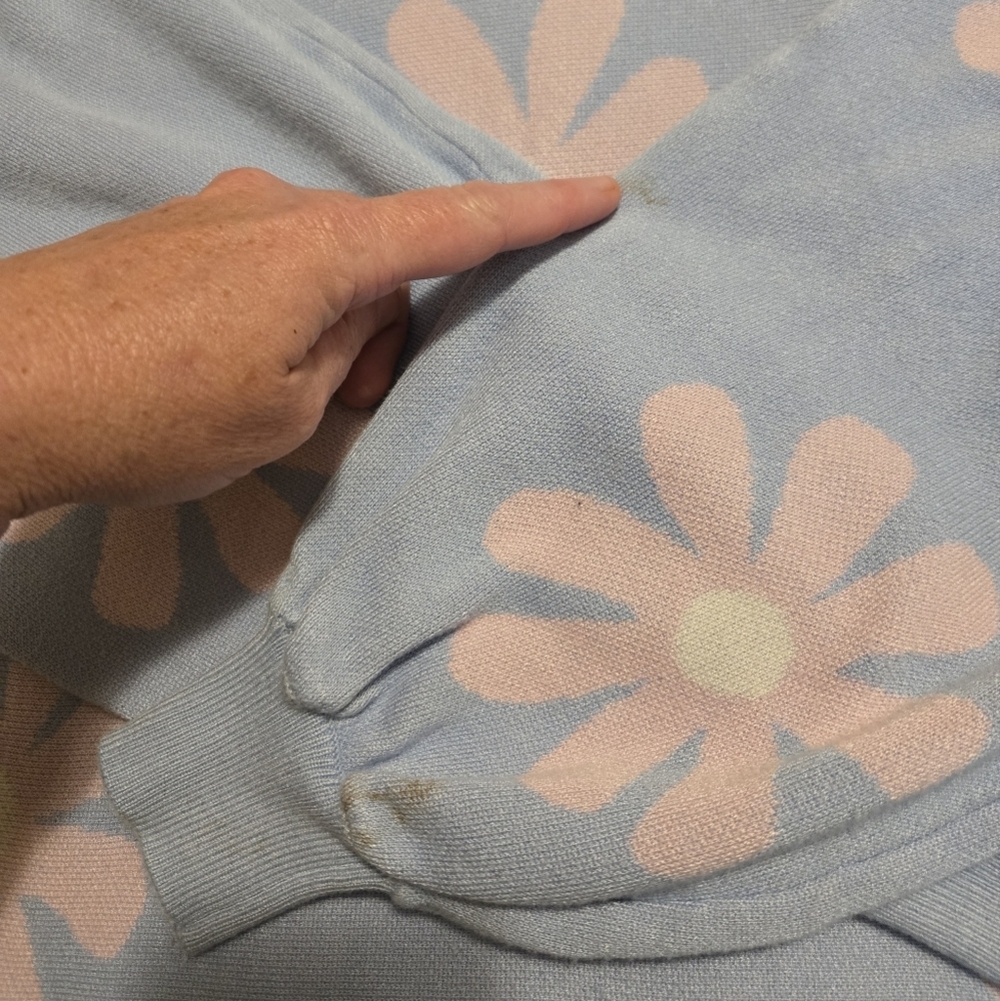 Ekouaer Daisy Pajama Top Size Large Has Staining On Sleeves - Picture 5 of 9